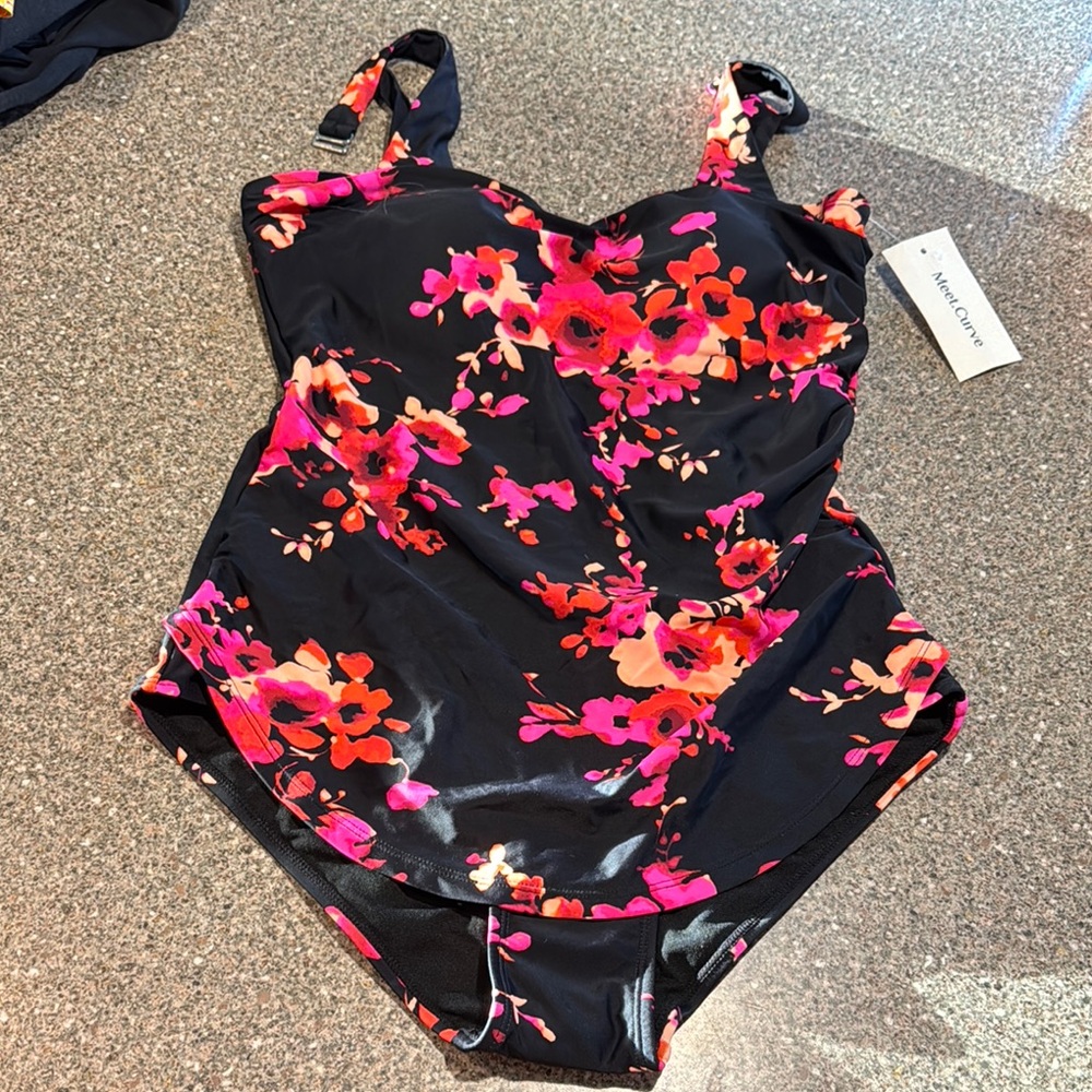 New Meet curve swimsuit